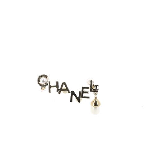 boucle d oreille chanel lettre